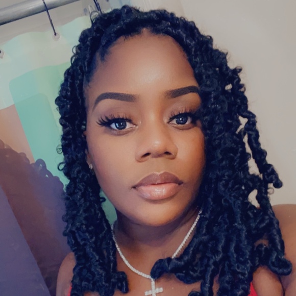 Meet your Posher, Marcedas - Picture 1 of 1